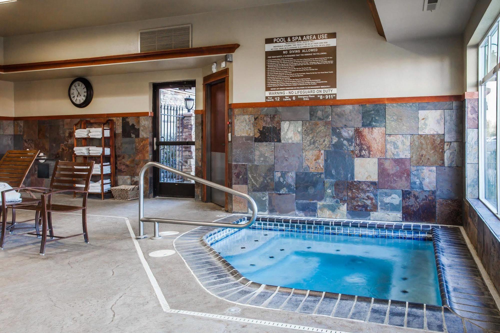 Comfort Suites Moses Lake Extérieur photo